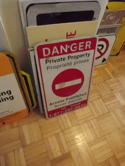 I HAVE BEEN SELLING COOL & NEAT MERCH ON KIJ SINCE 2011 ! I SELL UNIQUE VINTAGE ITEMS/COLLECTIBLES/M...