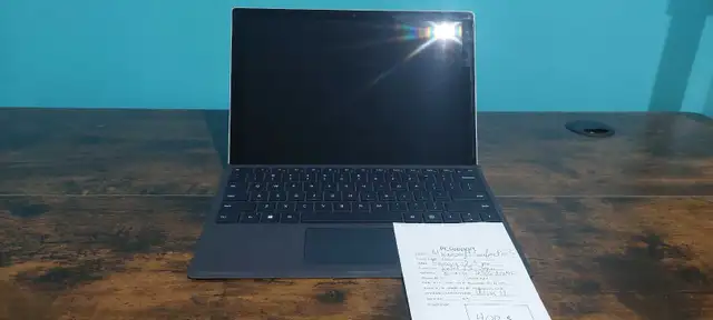 Microsoft Surface Pro 5 Windows 11 à vendre in iPads & Tablets in Laval / North Shore - Image 2