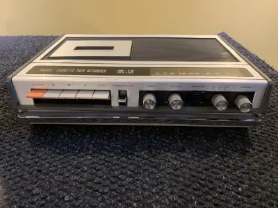 TOHO TMC 70R RADIO PORTATIF / LECTEUR CASSETTE, View more