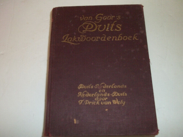 Van Goor,s Dutch to English to dutch  dictionary in Arts & Collectibles in Chatham-Kent