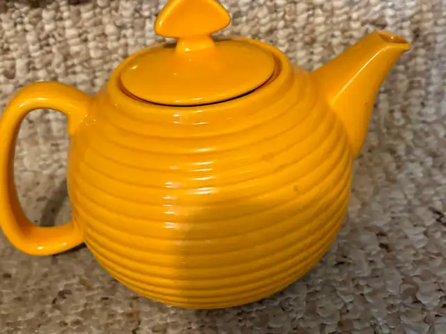Tea pot $10 - 34 cup, 5-6 serving