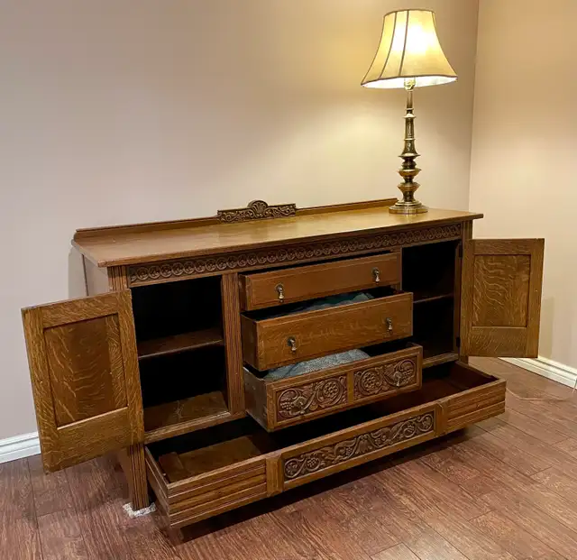 Vintage Krug dining room suite in Dining Tables & Sets in Hamilton - Image 10