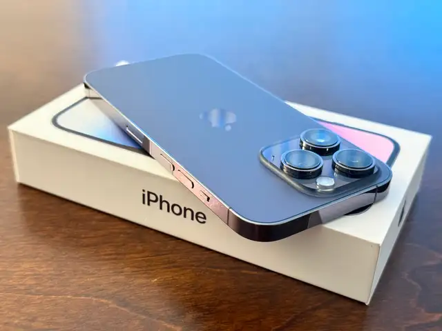 [Like-New] Unlocked iPhone 14 Pro 256GB Deep Purple in Cell Phones in Delta/Surrey/Langley - Image 4