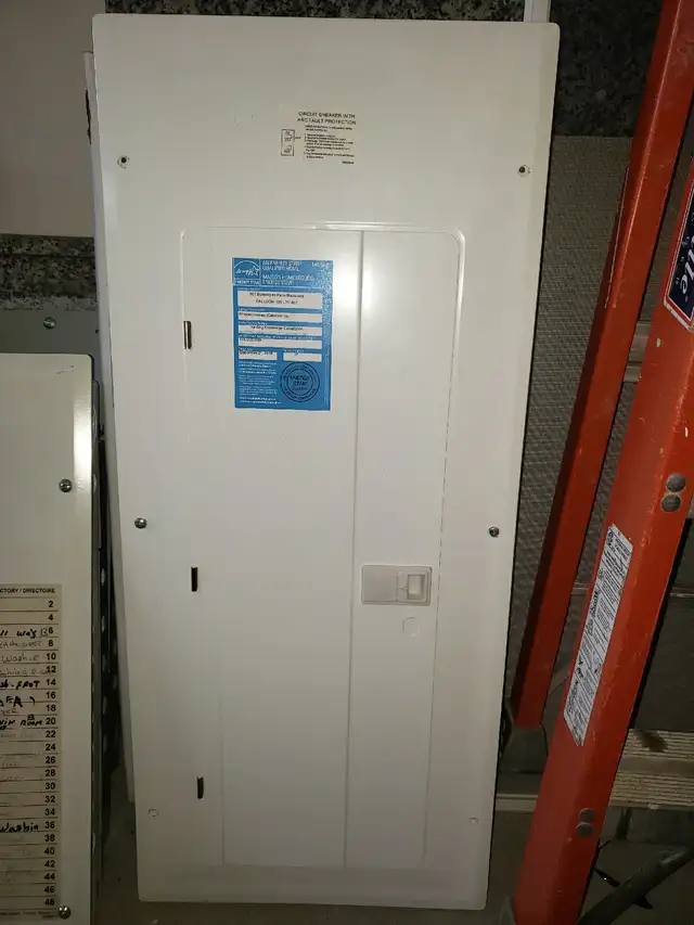 Electric panel in Electrical in Mississauga / Peel Region - Image 2