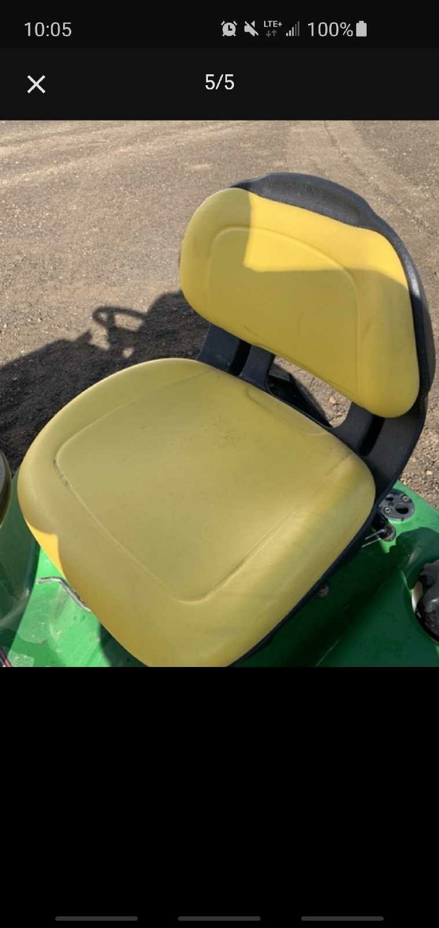 John Deere X300 garden tractor with 42" mower deck Only 110 hrs! in Lawnmowers & Leaf Blowers in Muskoka - Image 4