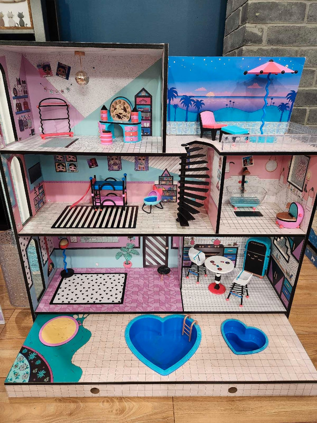 LOL Doll House in Toys & Games in Norfolk County