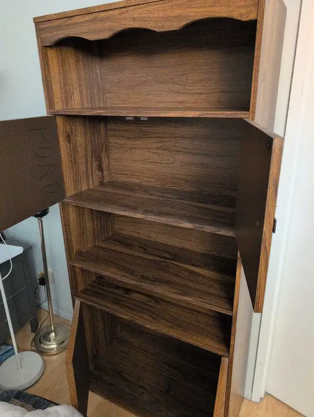meuble salon ou chambre in Dressers & Wardrobes in Saint-Jean-sur-Richelieu - Image 3