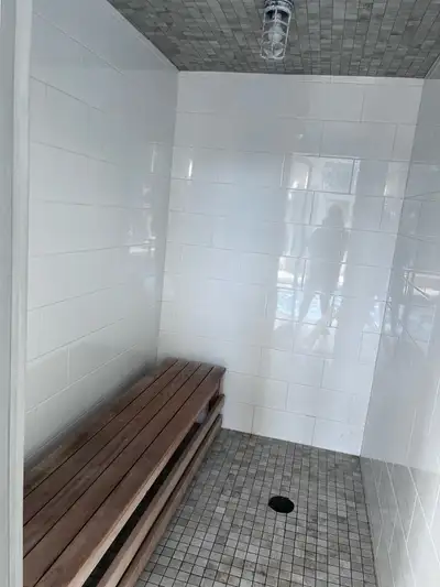 Beau grand 4.5 a louer pour le 1 Octobre Toute compris sauf hydro 5 electros Piscine interior Gym Sp...