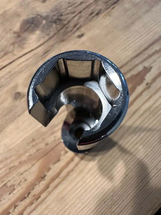 Snap On 3/4 Flank Drive Flare Nut Socket  FRX241 in Hand Tools in Regina - Image 9
