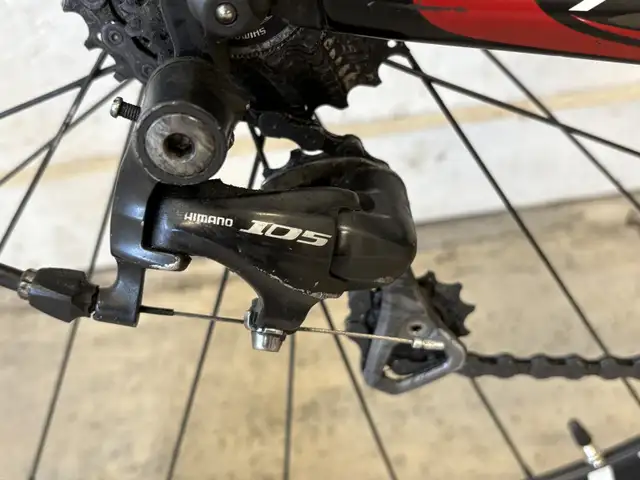 Raleigh Revenio Carbon2 - 60cm Road Bike in Road in Fredericton - Image 11