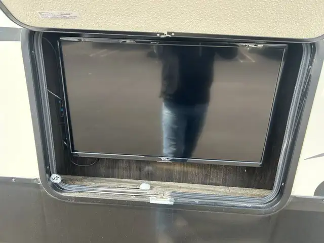 2018 Grande Design Reflection in Travel Trailers & Campers in Fort St. John - Image 3