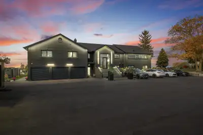 2 Homes on property Approximately 1 acre waterfront property, surrounded by vineyards with riparian...