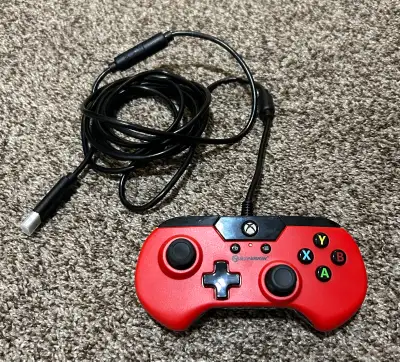 Retro Style Xbox One/Windows Controller, View more