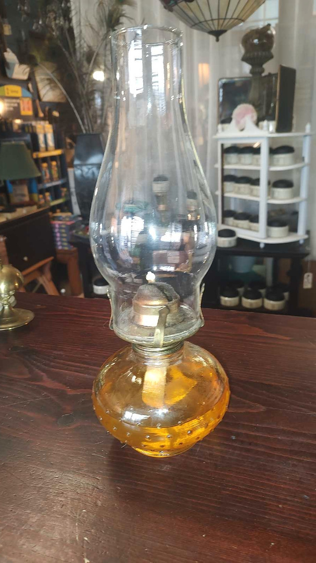 Coal oil lamp in Arts & Collectibles in Ottawa