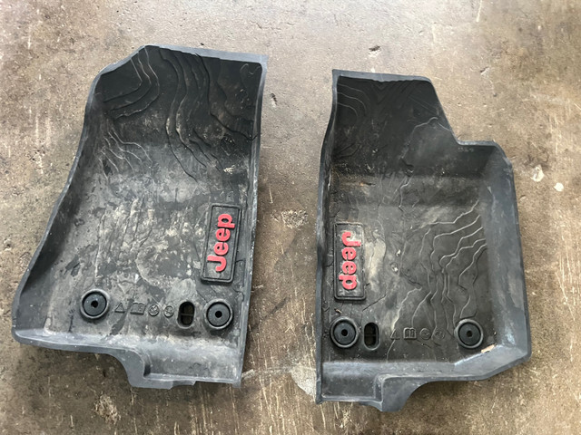 Jeep JL floor mats front and rear and good condition  in Other Parts & Accessories in La Ronge - Image 3