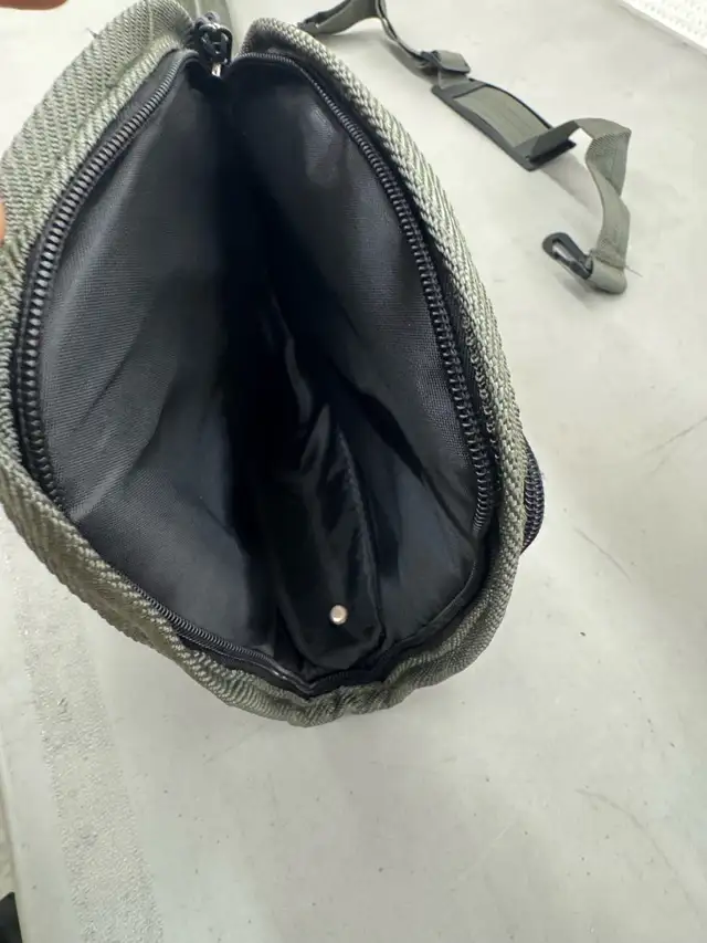 Doorslay Fly Rod Fishing Case 31” in Fishing, Camping & Outdoors in Hamilton - Image 10