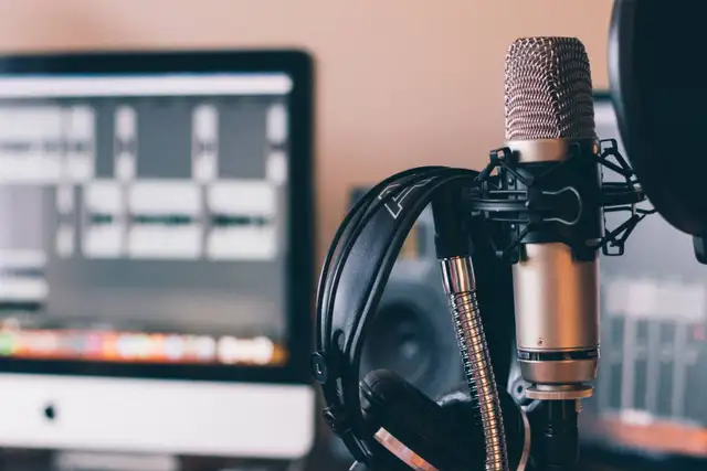 Looking for a Professional Vocal Instructor in the pop genre.