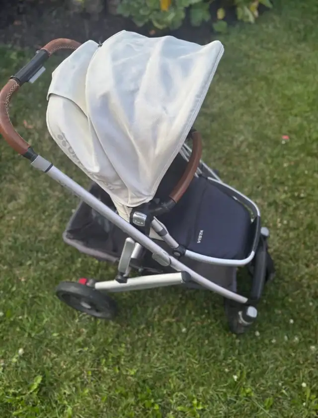 uppa baby vista  in Strollers, Carriers & Car Seats in Mississauga / Peel Region - Image 4
