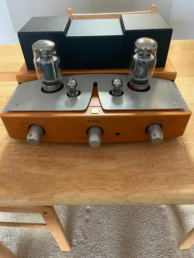 Unison Research PRELUDIO  SET Tube integrated amplifier, View more