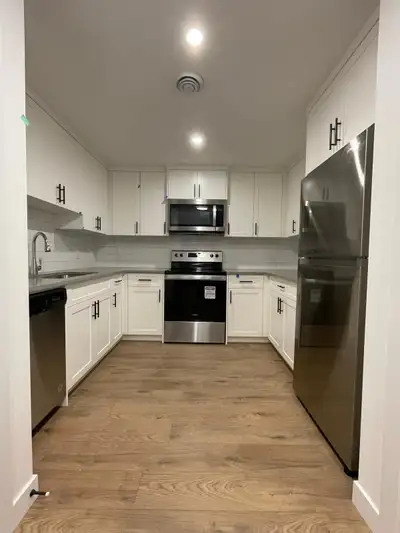 Beautiful 2 bedroom legal basement suite in Riverstone SE