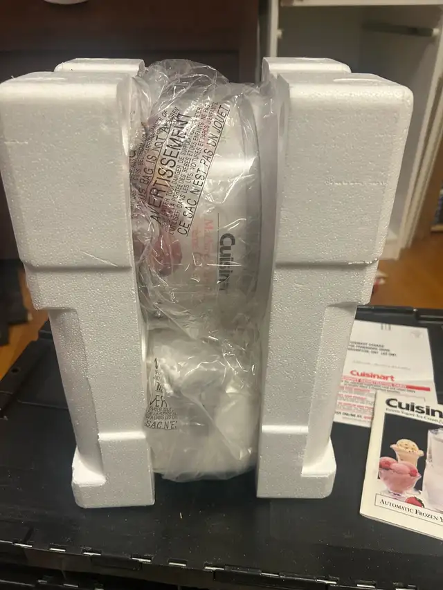 BNIB Cuisinart - Frozen Yoghurt Ice Cream & Sorbet Maker62863276677635121