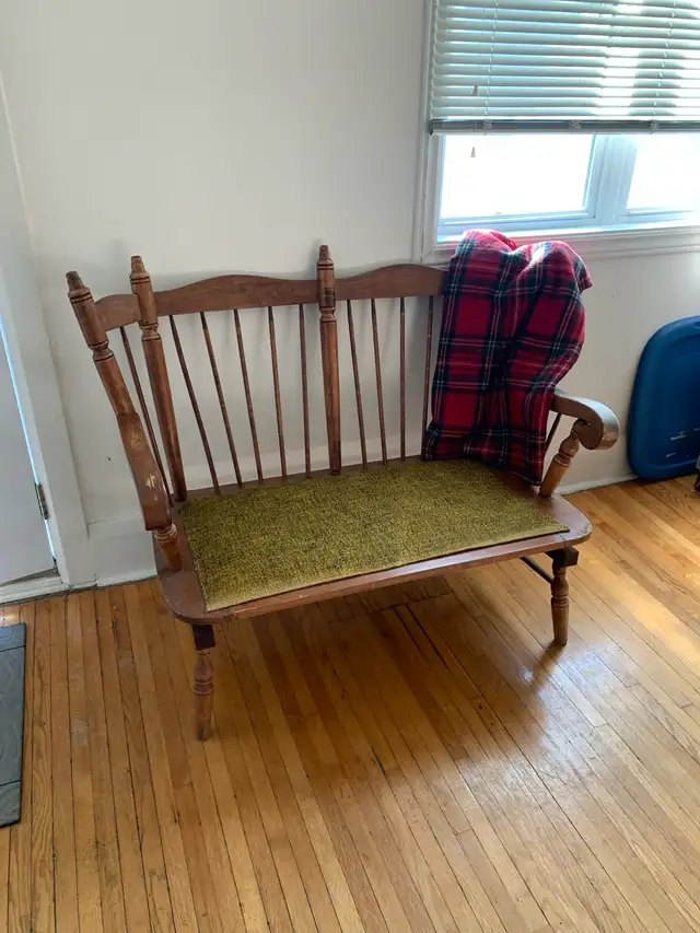 Wooden rocking loveseat in Chairs & Recliners in Kingston - Image 2