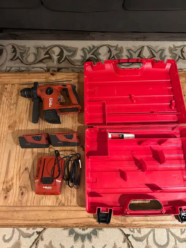 Hilti TE 4-A18 SDS Hammer Drill in Power Tools in Ottawa - Image 3