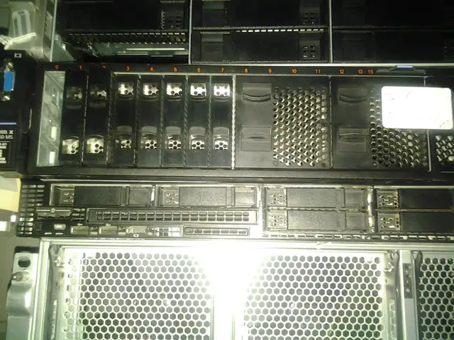 Lenovo System X 3650 M5 2x Xeon E5-2630 Lenovo X3650 M5 2x Xeon in Servers in City of Montréal - Image 2