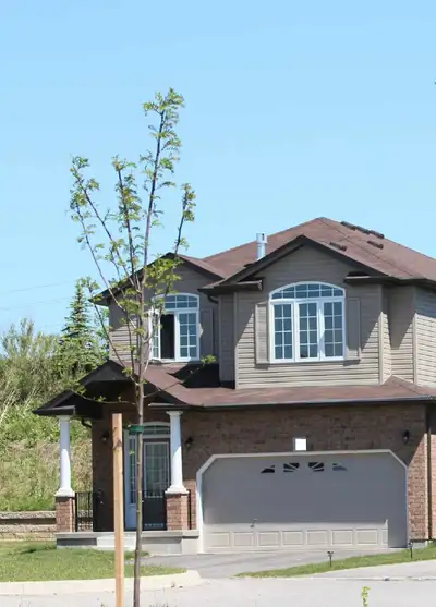Renting by day/week/month ALL inclusive, ready for move in One bedroom $40/day, $220/week, $580/mont...