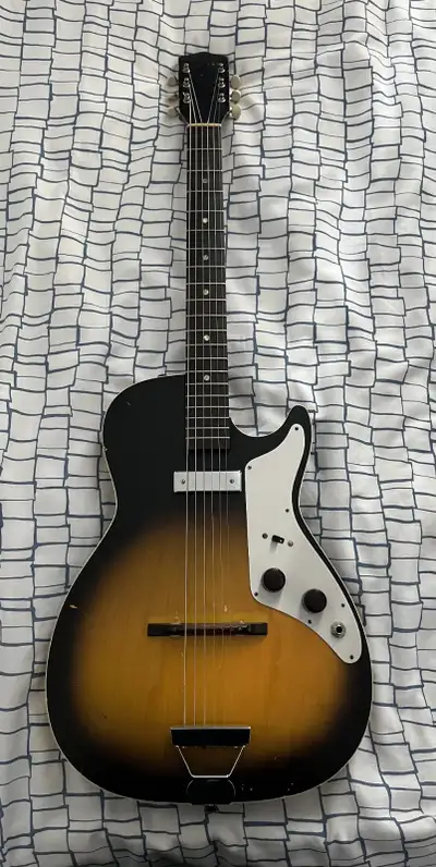 1961 Harmony Stratotone, View more