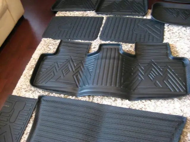 Full 9 Pc. Set of New Tesla 2021 to 2025 Model Y Floor Mat Set in Other in Kitchener / Waterloo - Image 9