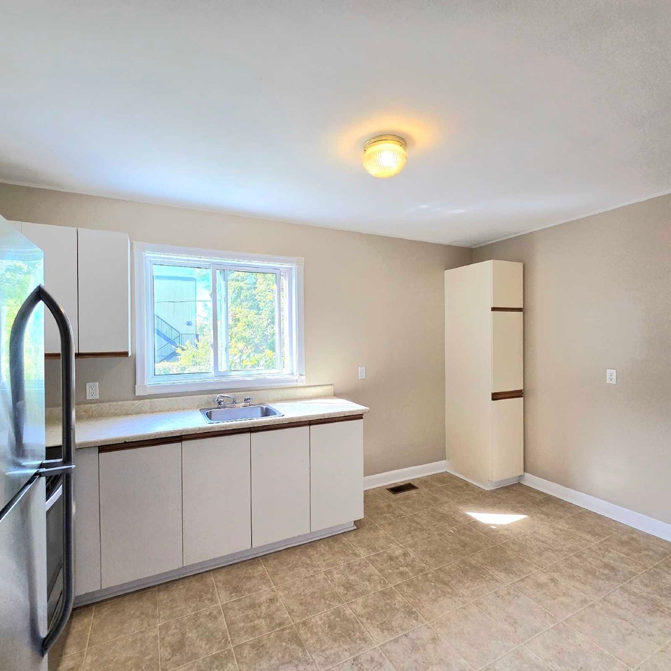Two bedroom apartment for rent. 5