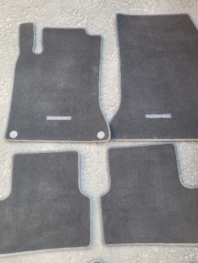 Tapis d'été de MERCEDES B250 2019 , peut faire sur CLA, ou B250 , presque neuf , provient de notre 2...