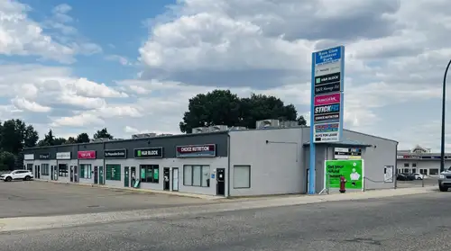 -Small commercial unit 1000sqft -Grow you business fast -Affordable rent of $1855/mo plus gst -1st m...