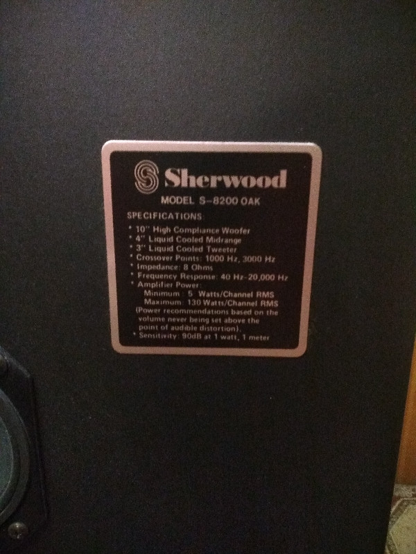 2 Sherwood Tower speakers model # S-8200 oak in Speakers in Cambridge - Image 4