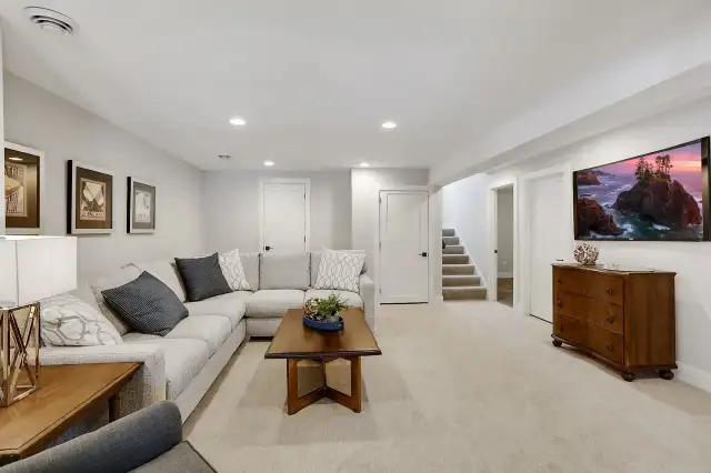 LEGAL Basement Suite, Kitchen, Bathroom Renovations62863236465795122