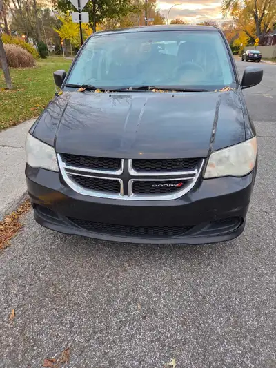 2015 dodge grand caravan SXT for sale, 215k kilometers. Heating, AC perfect. Engine 3.6. Transmissio...