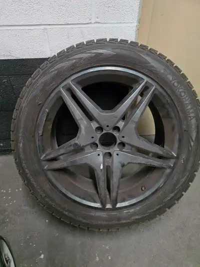 Mercedes GLS450 Winter Tire & Aftermarket Rim Set – One Season Use Selling a complete winter wheel a...