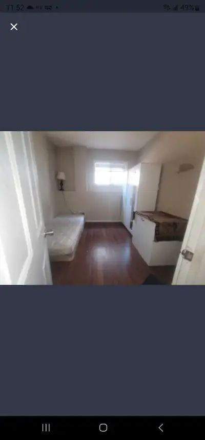 Private room in shared house shared bath for female close to millwood guruduwara sahib and bus servi...
