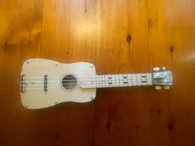Ukulele (For Kids / Pour Enfant), View more