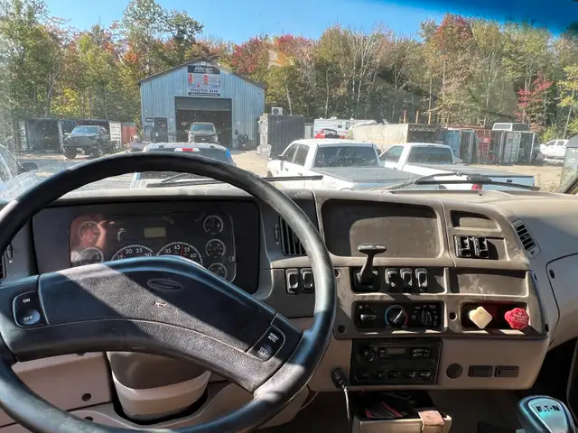 Sterling STE Dump Truck in Heavy Trucks in Muskoka - Image 7
