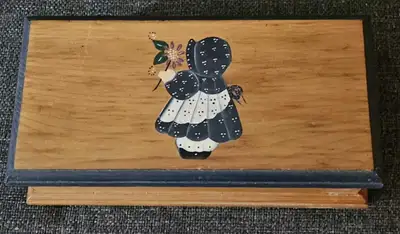 nice wood tricket/jewlery box , View more