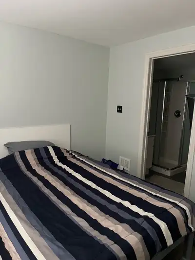 Summer Sublet Near OTU/DC (4 Months) Sublet, Oshawa (STUDENTS ONLY) $900 per month including utiliti...