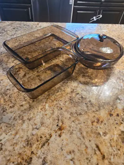 Vintage smoky brown Pyrex caserole dishes, View more