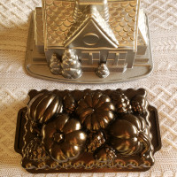 Nordic Ware Gingerbread House Cake Thanksgiving Pumpkin Loaf Pan