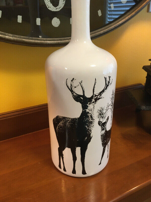 Like New Torre & Tagus Stag Ceramic Decal Tall Vase White/Black in Other in Oshawa / Durham Region - Image 2