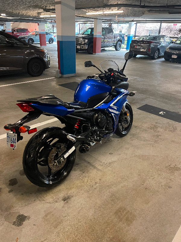 2009 Yamaha FZ6R. in Sport Bikes in Burnaby/New Westminster - Image 2