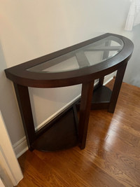 Entrance table