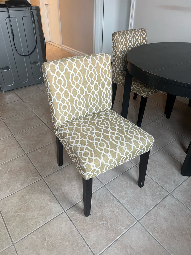 4 chaises de cuisine dans Mobilier de salle à manger et cuisine  à Laval/Rive Nord