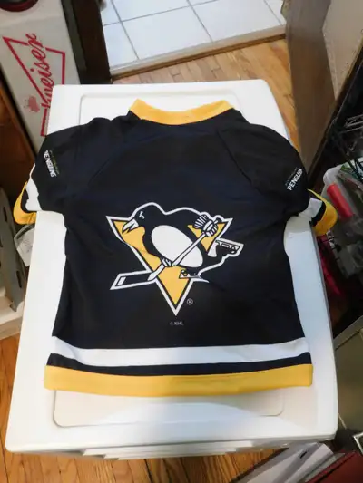 PITTSBURGH PENGUINS DOG JERSEY COAT NEW $15, View more